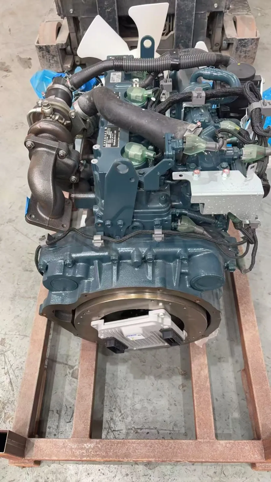 Двигатель Kubota V2607-T в сборе с навесным оборудованием