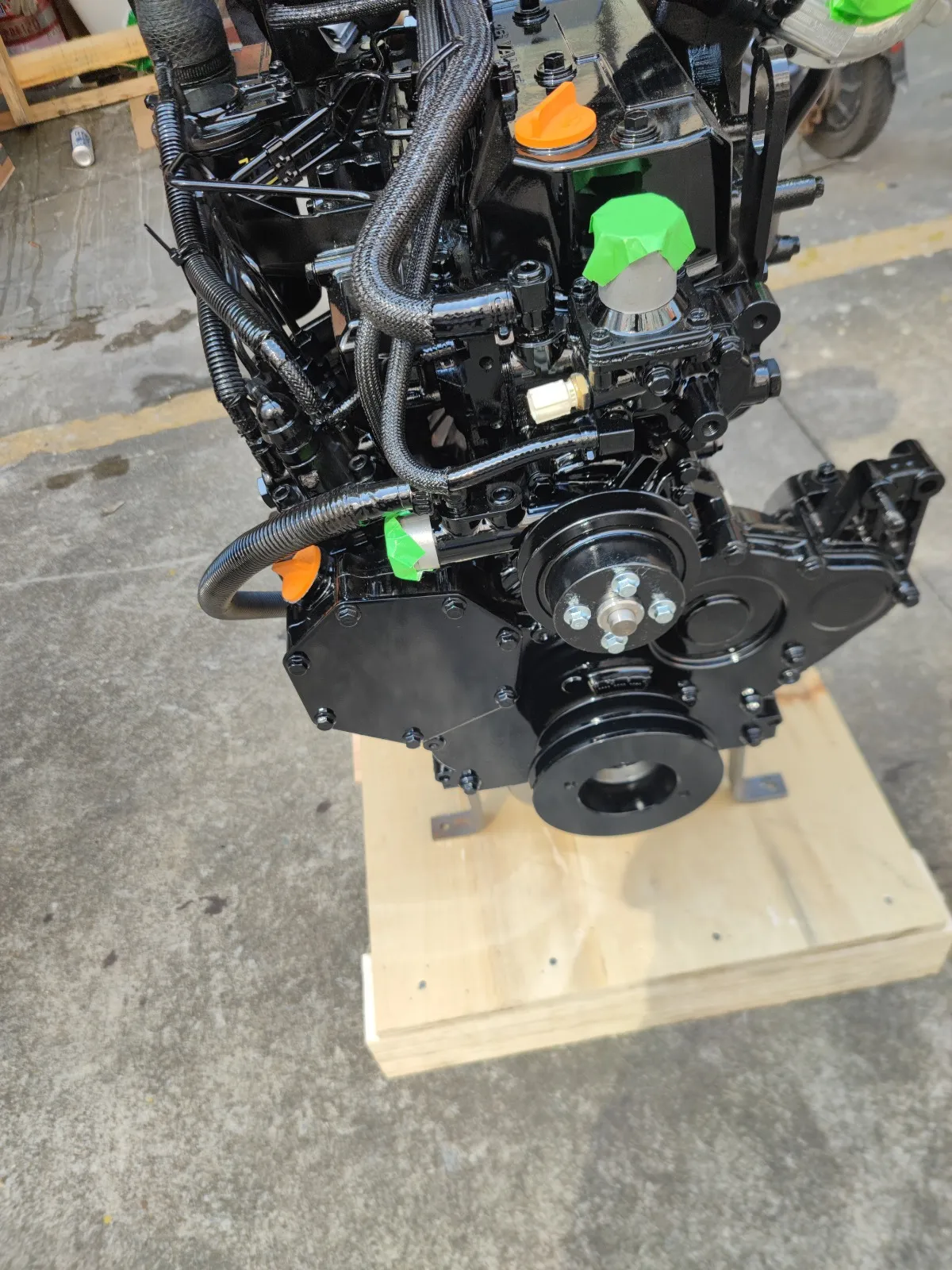 Двигатель Yanmar 4TNV98T в сборе с навесным