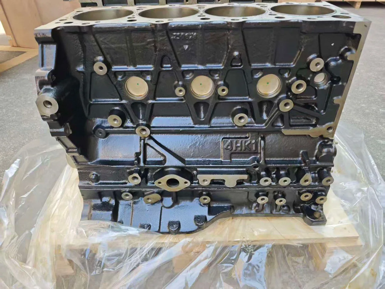 Двигатель Isuzu 4HK1 блок цилиндров в сборе