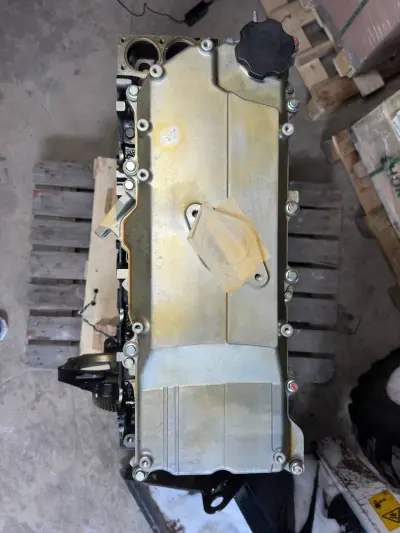 Двигатель Isuzu 4HK1 в сборе без навесного оборудования — фото 2