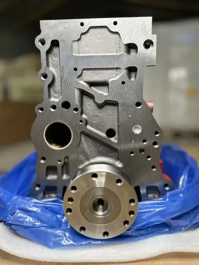 Двигатель Cummins ISF3.8 блок цилиндров в сборе — фото 6