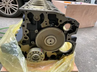 Двигатель Volvo D6E блок цилиндров в сборе — фото 2